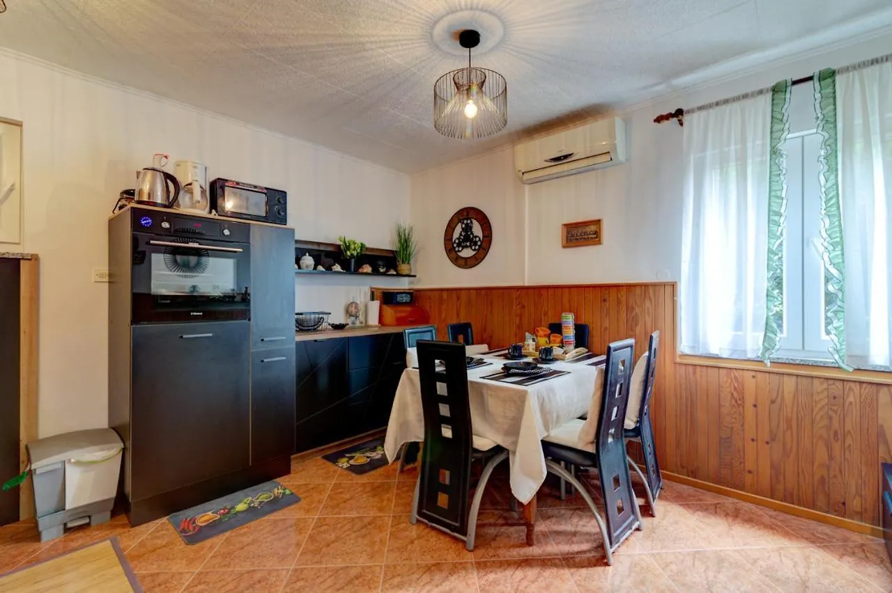 Sl Sun 6 App 2 Apartment Selce