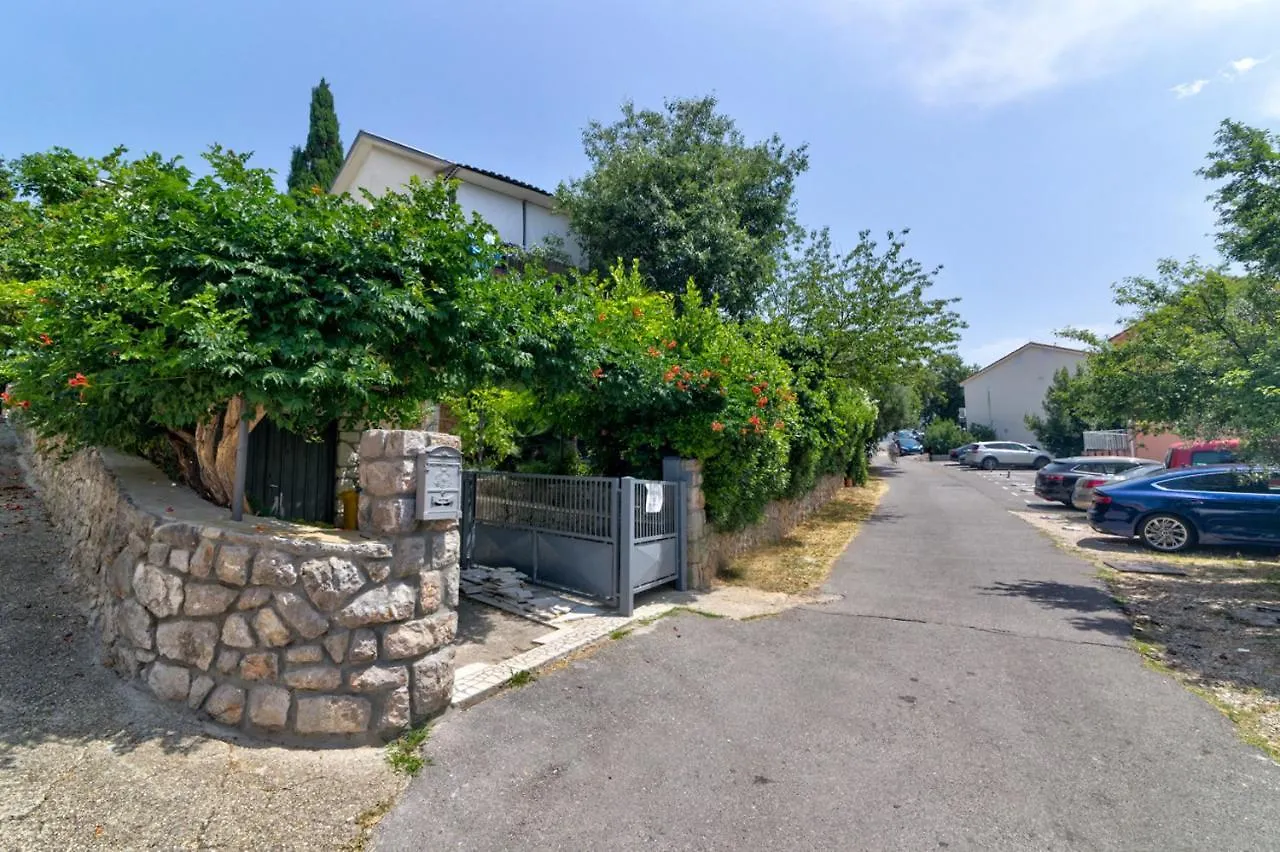 Sl Sun 6 App 2 Apartment Selce 0*,  Croatia