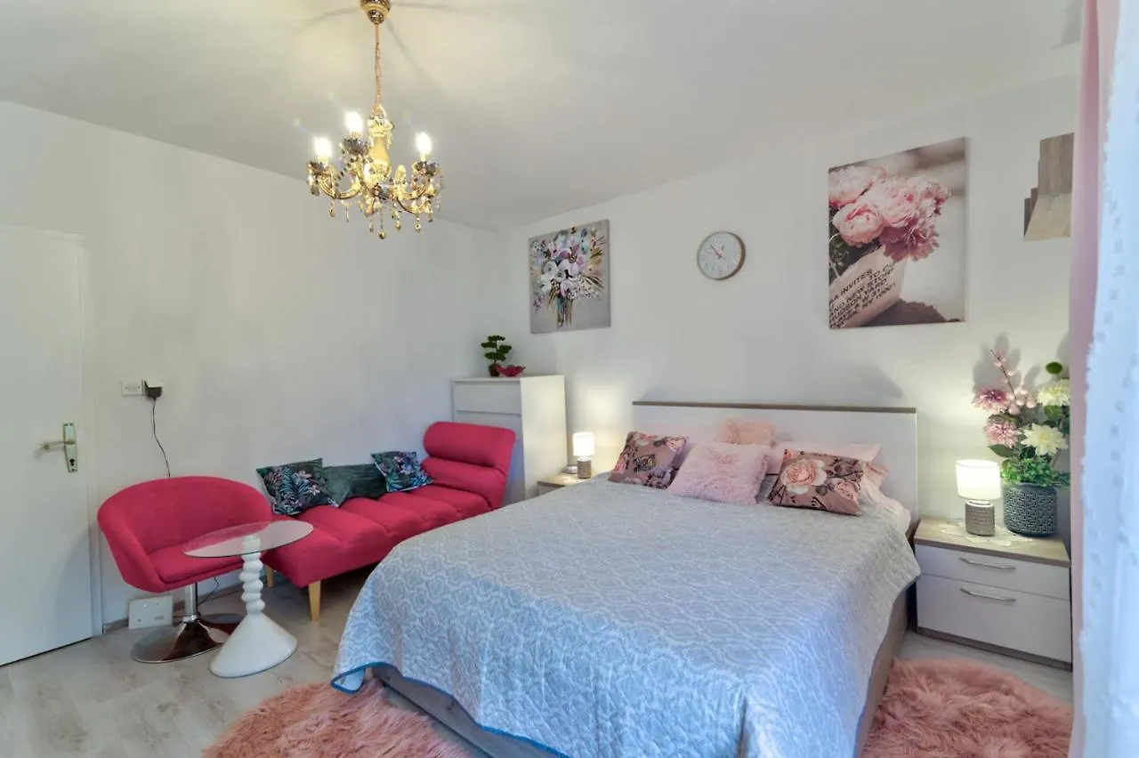 Sl Sun 6 App 2 Apartment Selce